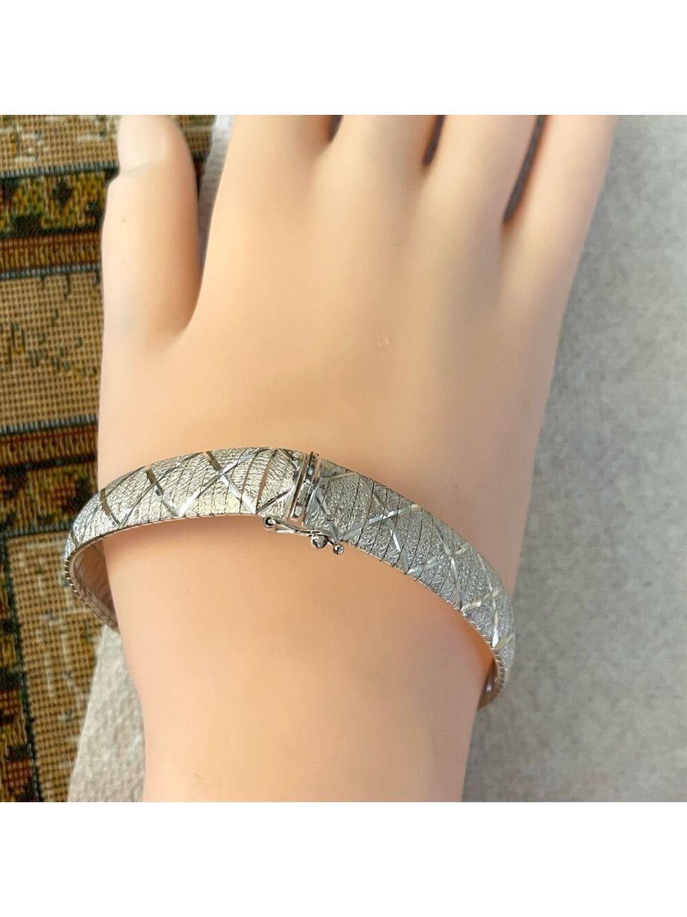 Italian Sterling Silver Diamond Cut Chevron Omega Cubetto Bracelet, Textured.